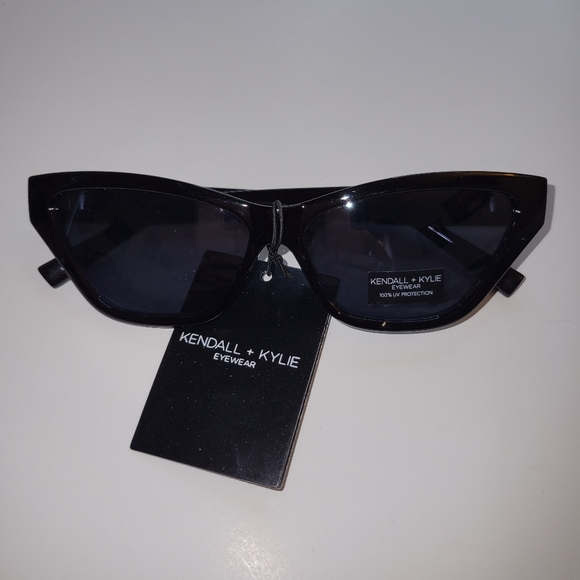 Kendall + Kylie Emma Sunglasse! New with Tags - Picture 2 of 6